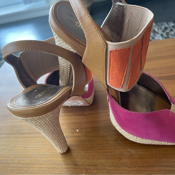 ‼️SALE‼️DANA DAVIS Annie Rattan Pump Sandal pink and orange size 7.5 - Picture 2 of 5